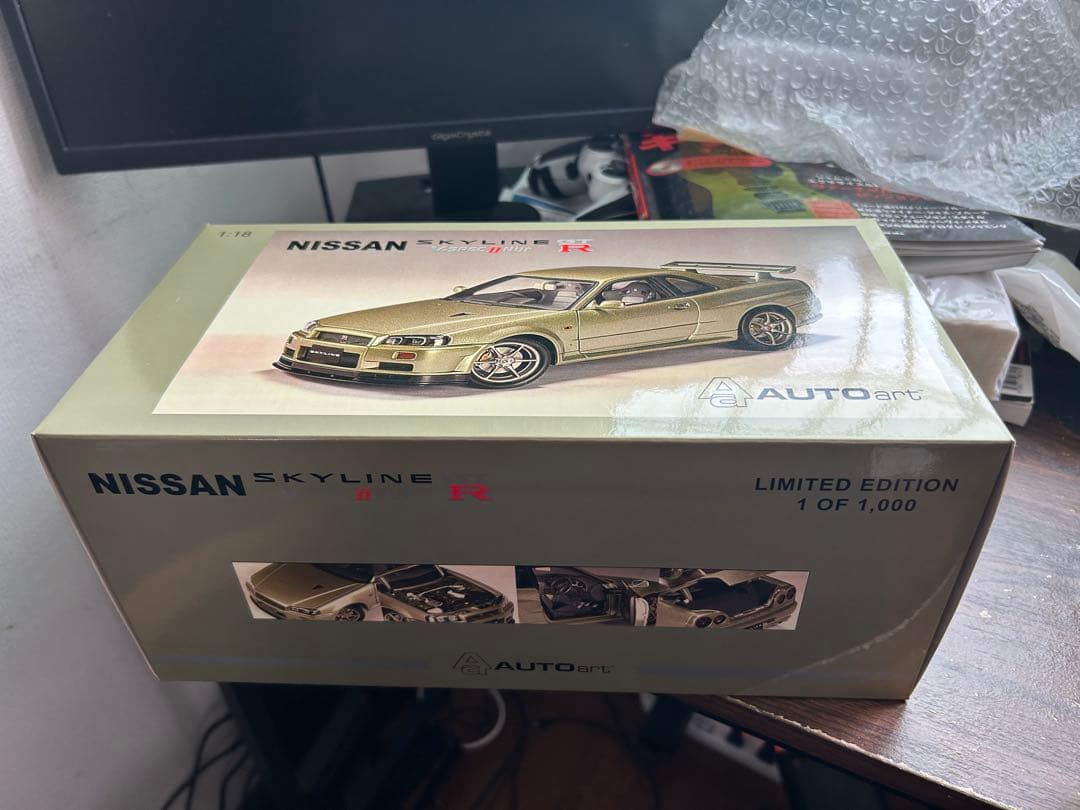 AUTOart 日産 スカイライン GT-R VスペックII Nur 1/18