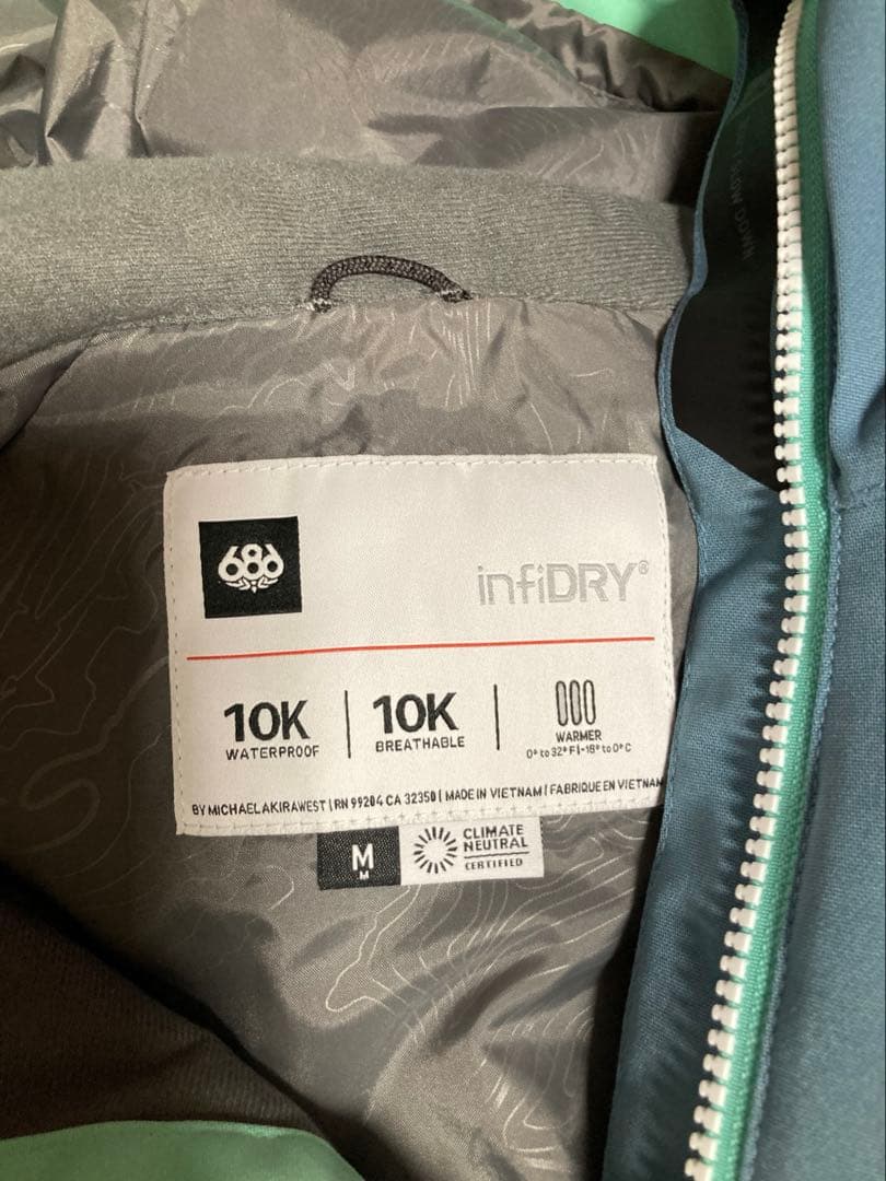 686 新品 レディース　スノボ　ウェア