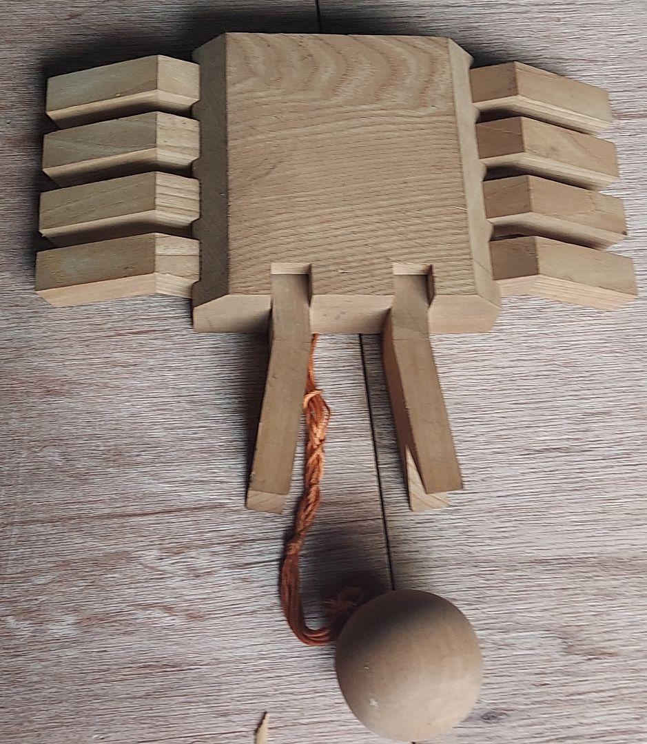 カラクリの 木製オモチャです。