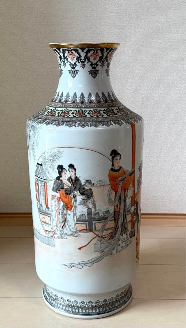 中国　墨彩紅彩人物紋大瓶　大清乾隆年製銘　高さ54.0cm 送料込み250517