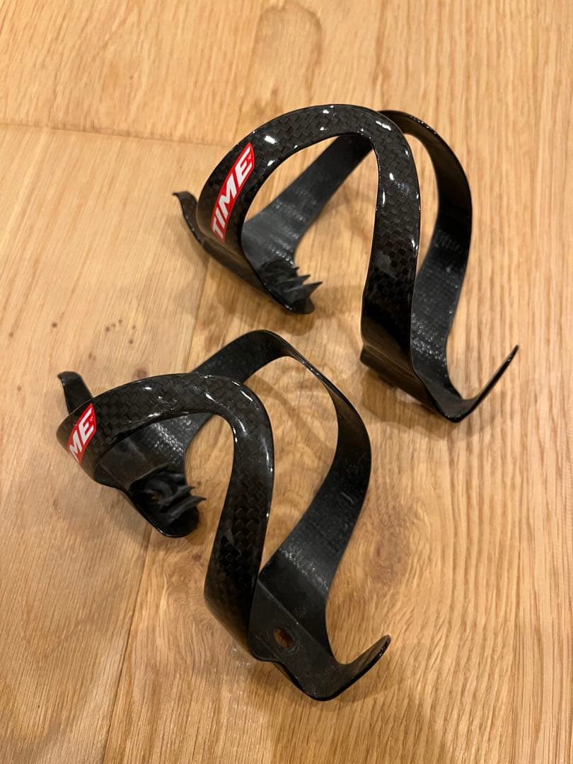 TIME カーボンボトルケージ ブラック