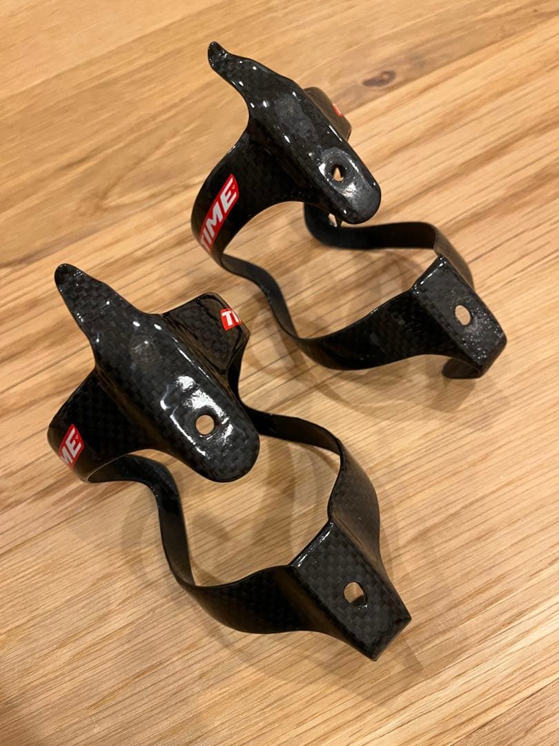 TIME カーボンボトルケージ ブラック