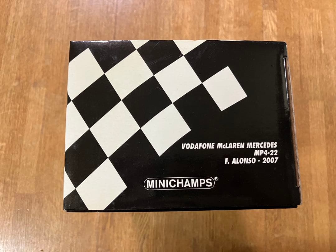 未開封 1/18 ミニチャンプス ボーダフォン マクラーレンメルセデス 2007