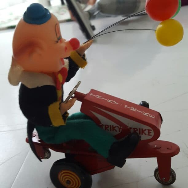 ブリキ玩具トリッキートリッキーピエロ