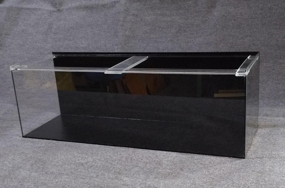 アクリル水槽(底面、背面黒マット) 1200×350×350