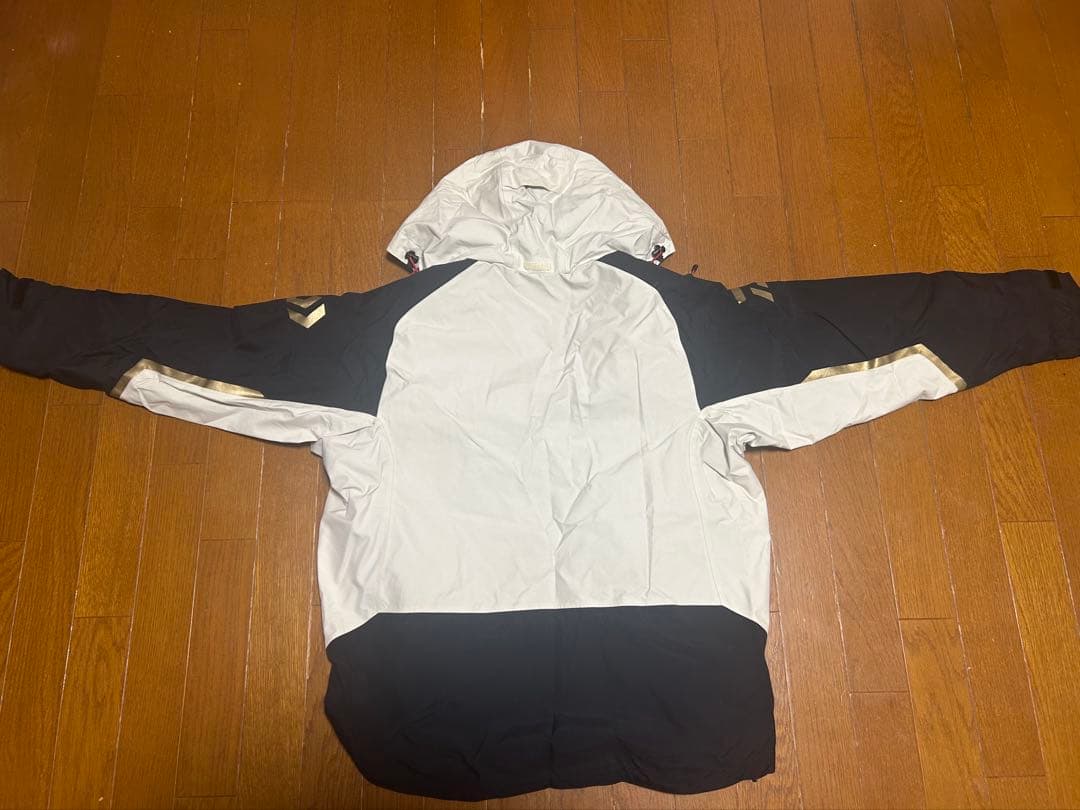 GORE-TEX フード付きレインウェア