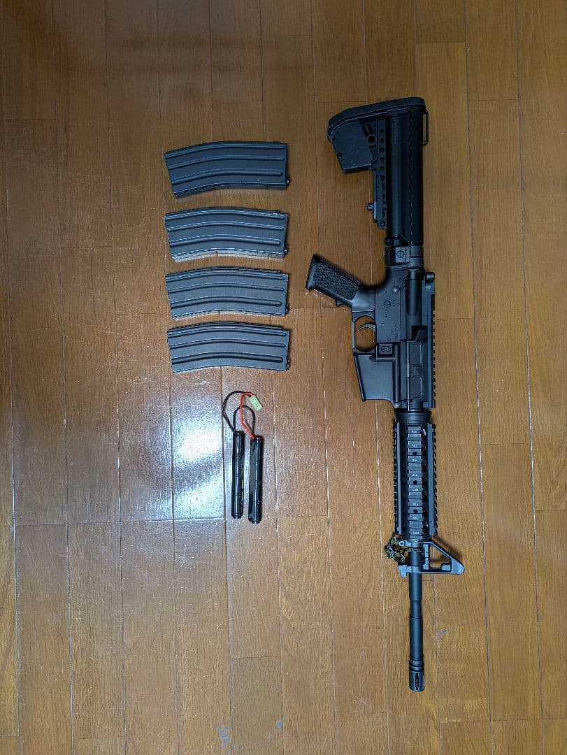 東京マルイ次世代電動ガン SOPMOD M4 バッテリー、マガジン4本付き