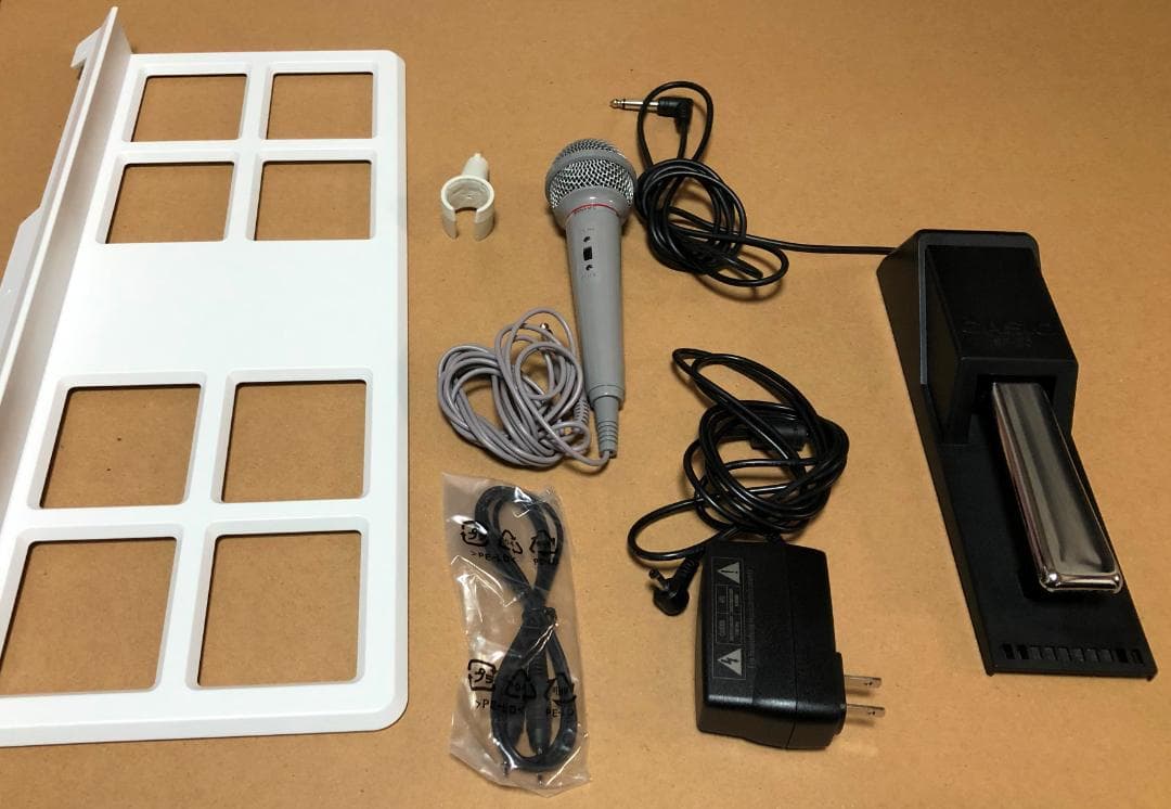 中古　CASIO LK-511　光ナビゲーションキーボード　カシオ　ペダル付