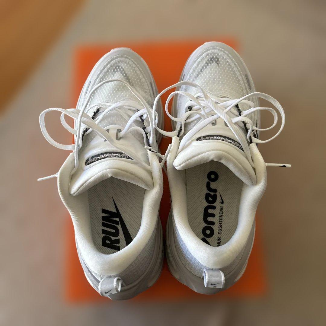 ナイキ　ボメロプラス