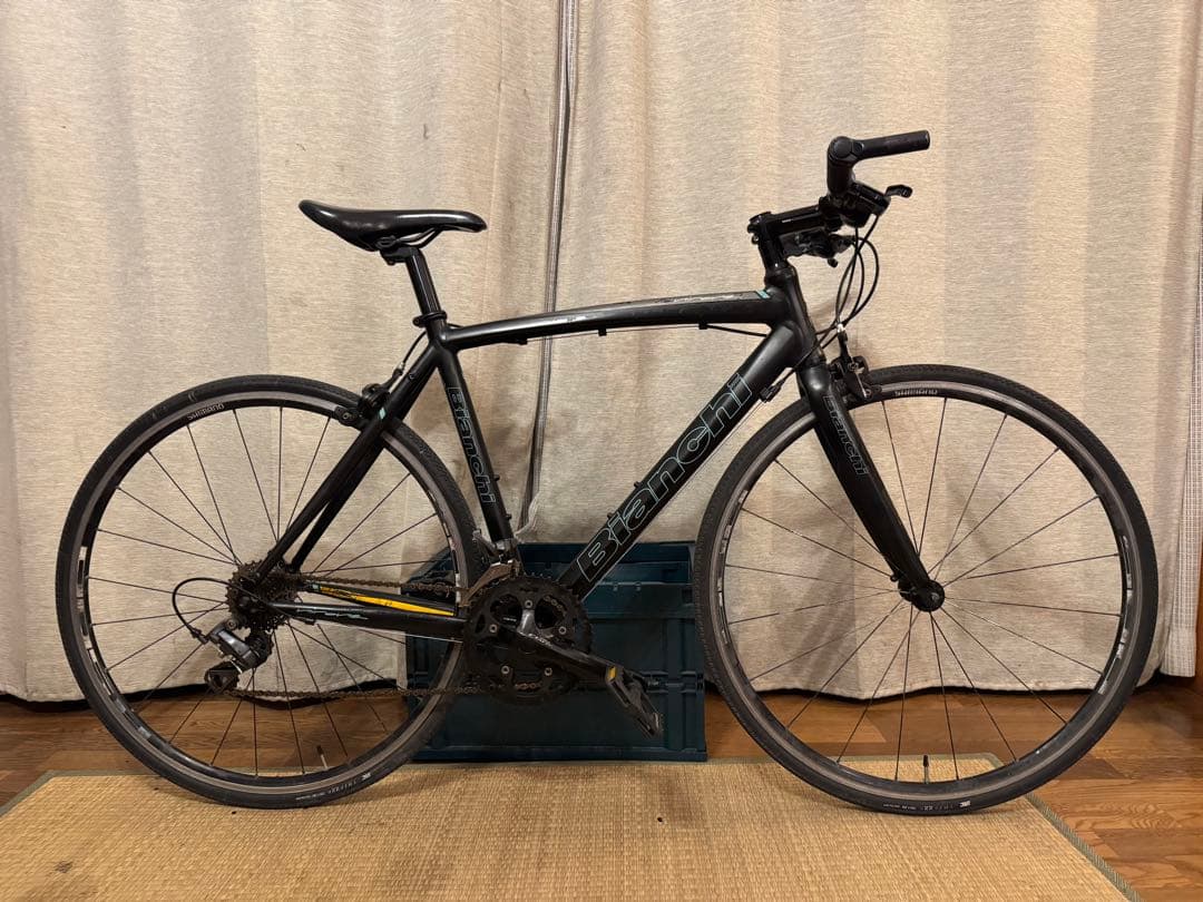 【東京】Bianchi クロスバイク マッドブラック 700c 2×8s