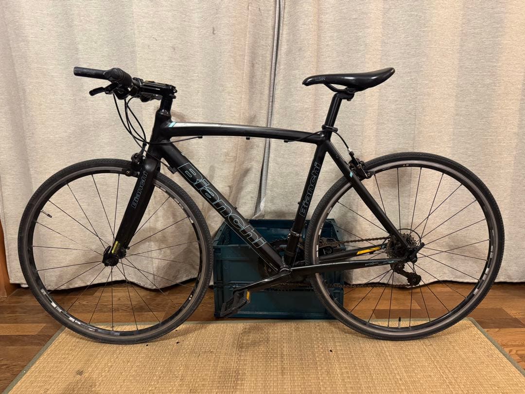 【東京】Bianchi クロスバイク マッドブラック 700c 2×8s