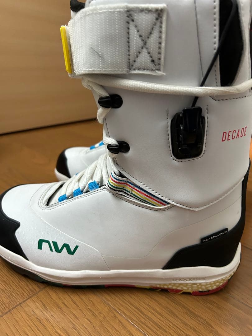 専用【美品】NW DECADE スノーボードブーツ ホワイト