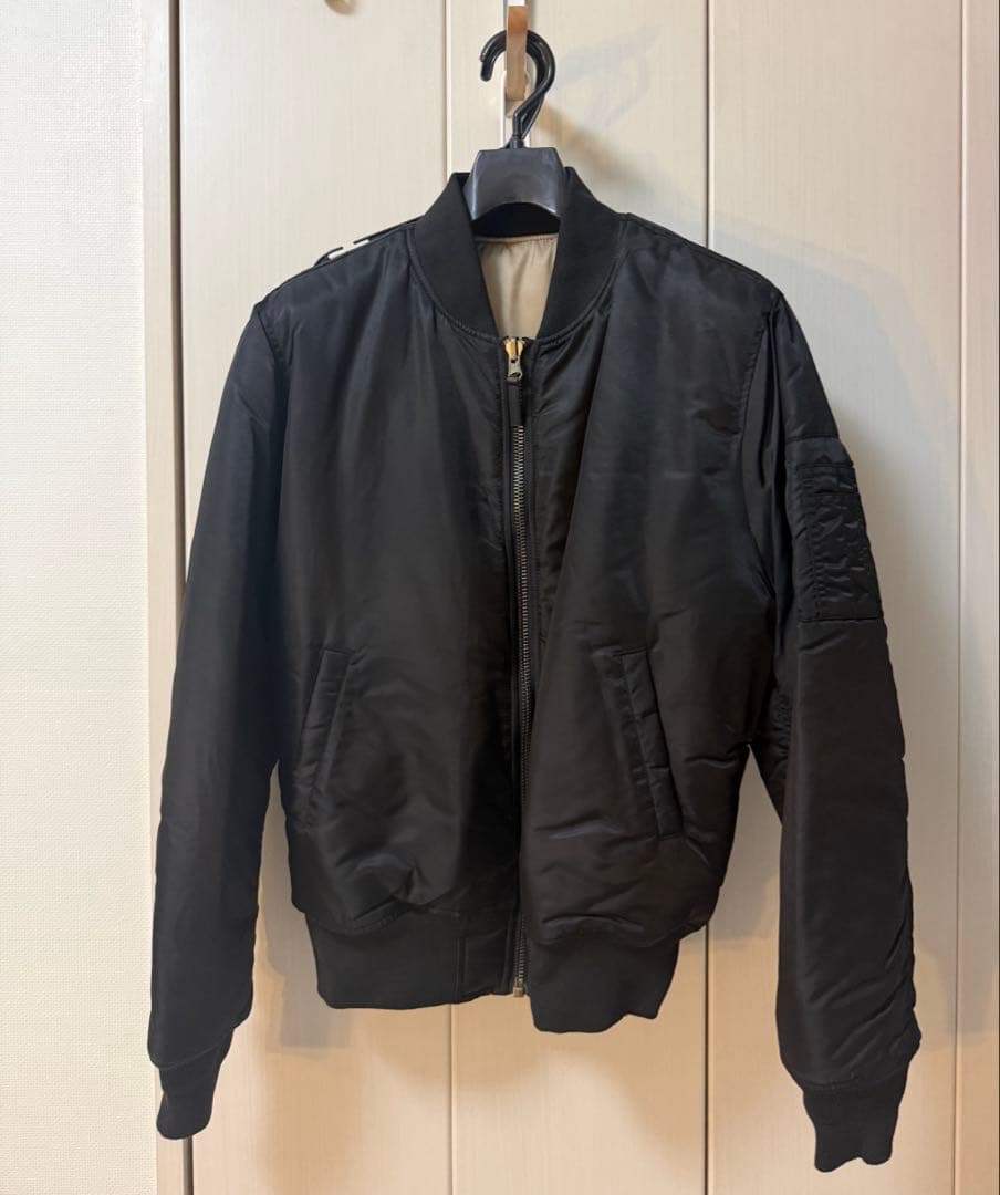 アイドル JUNGKOOK GOLDEN OVERSIZED BOMBER JACKET