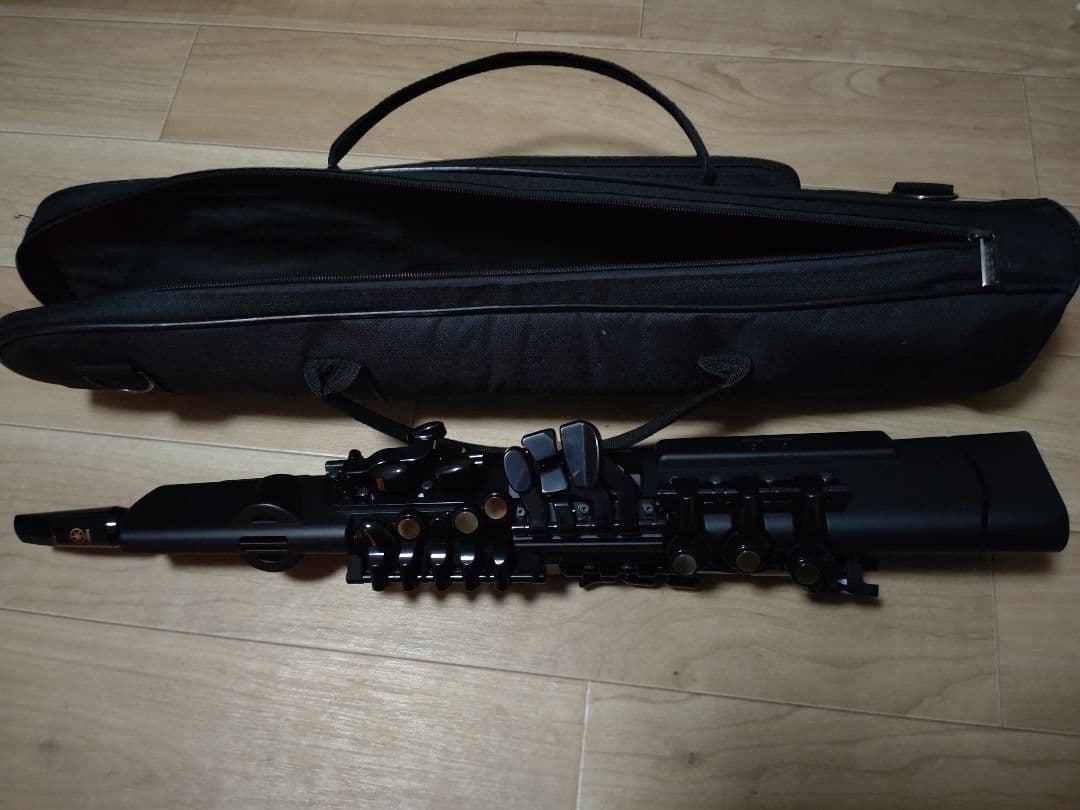 YAMAHA 黒のストレート電子サックス本体 ケース付き