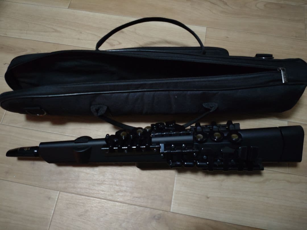 YAMAHA 黒のストレート電子サックス本体 ケース付き