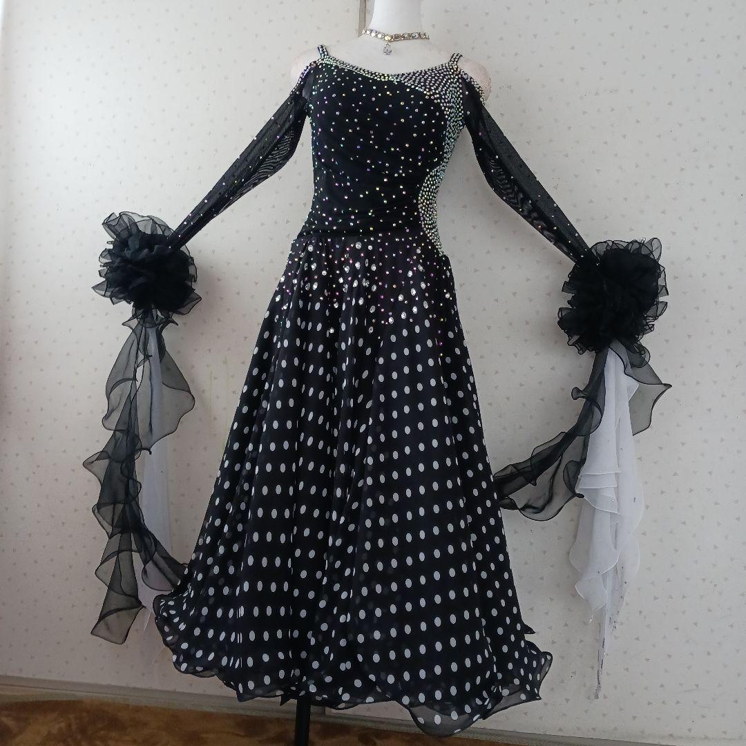 社交ダンス用ドレス 黒と白の水玉模様