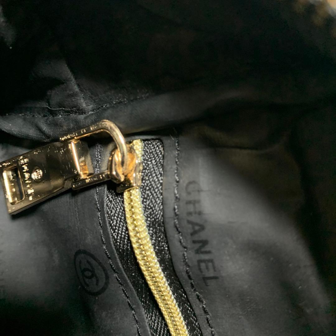 CHANEL ノベルティ　ブラック ショルダーバッグ　斜めがけ
