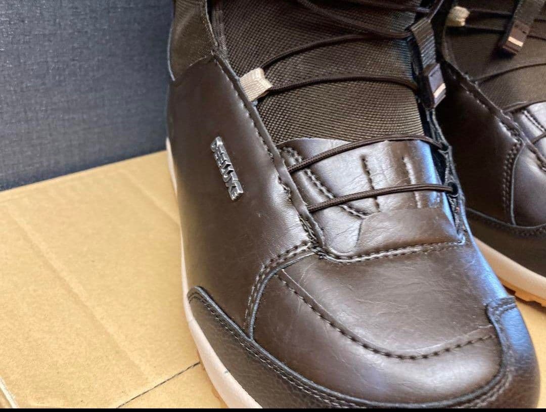 【ほぼ未使用品】DEELUXE スノーボードブーツ EMPIRE TF