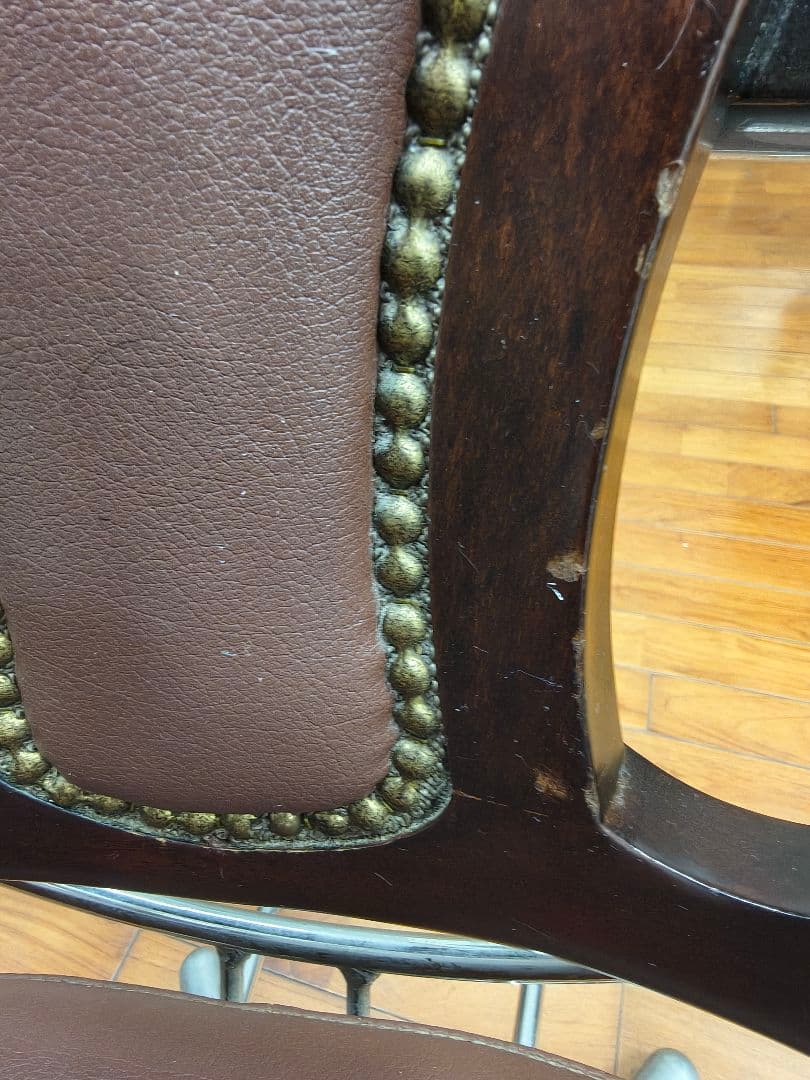 【引き取り限定】　理美容椅子　西洋家具　上下可動回転停止できます。