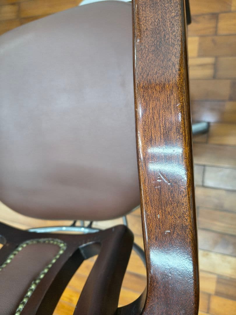 【引き取り限定】　理美容椅子　西洋家具　上下可動回転停止できます。