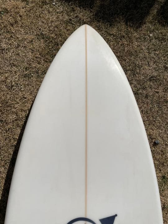 3年前にフルオーダーしたボードですかなり状態が良いです、日焼けもありません。