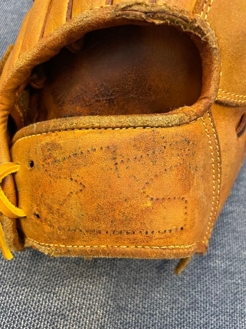 レア！　野球 硬式グローブ 一般用　大人　右投げ　グラブ　内野　右利き　ミズノ