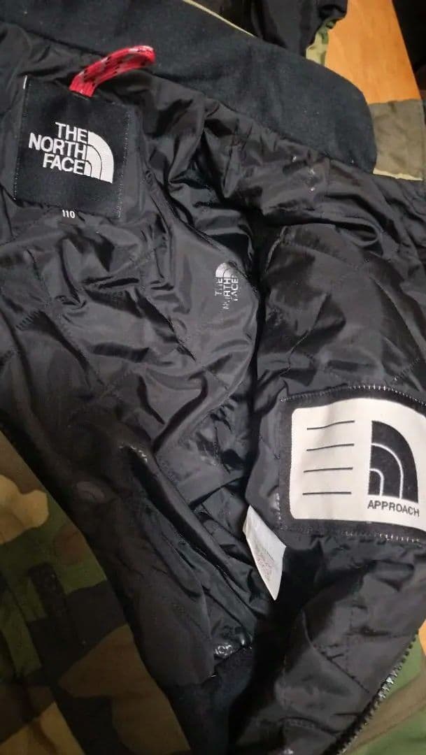 ス*ー様 THE NORTH FACE 迷彩スキーウェア 110センチ（NYJ1