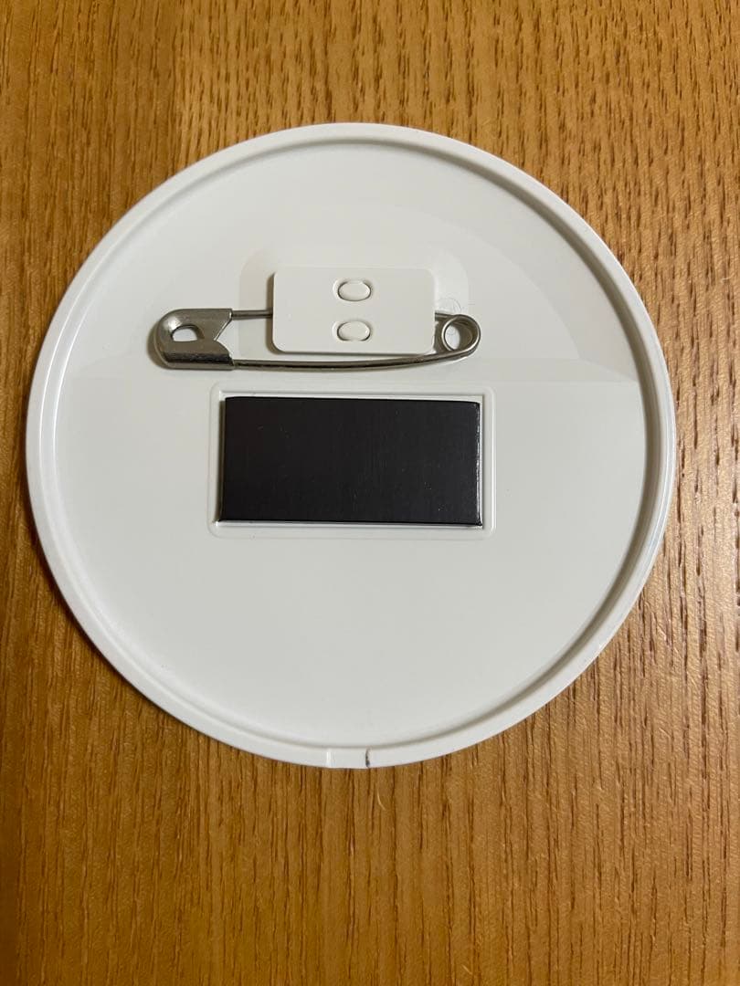 【白樺リサ】　アイカツ！アニON マグネット付きバッジ