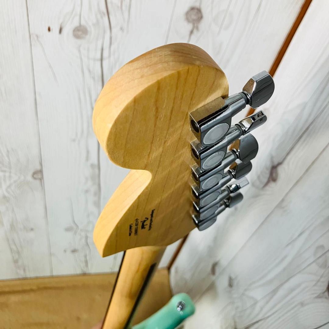 美品 Squier Fender エレキギター ストラトキャスター グリーン