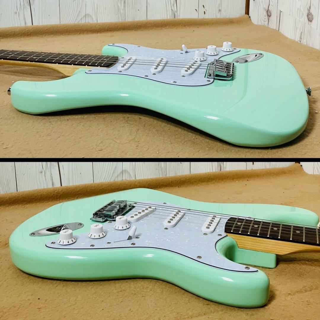 美品 Squier Fender エレキギター ストラトキャスター グリーン
