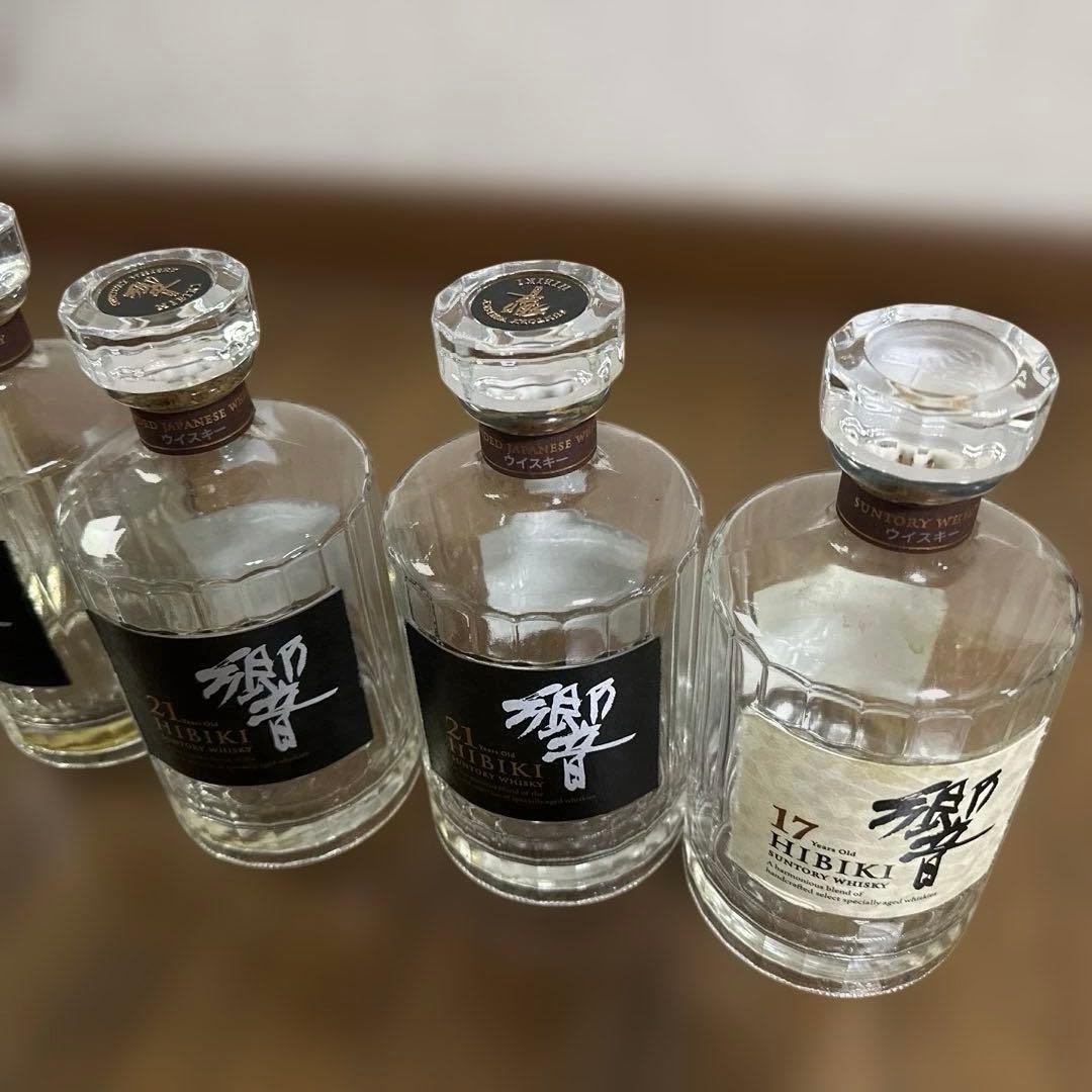 響21年空き瓶と響17年空き瓶