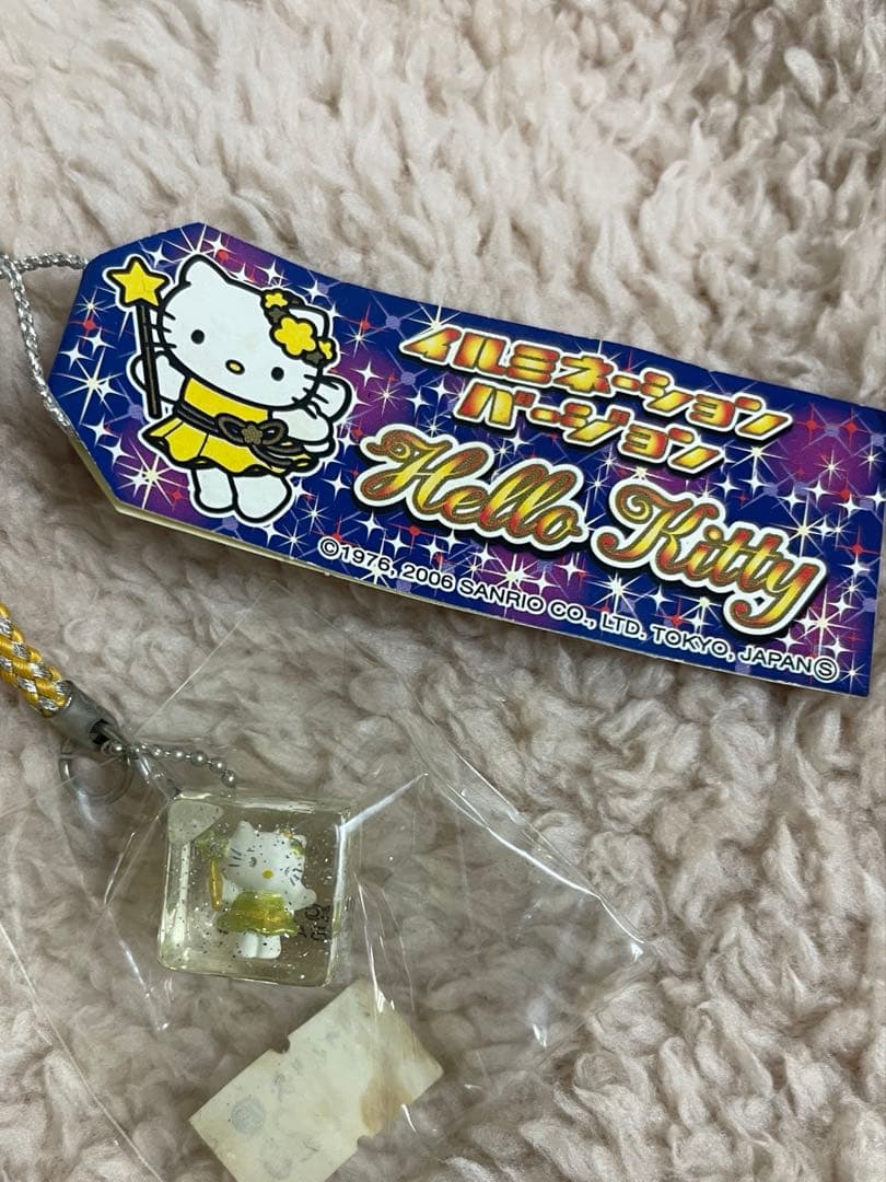 ハローキティ 根付け　イルミネーションバージョンクリアキューブ型