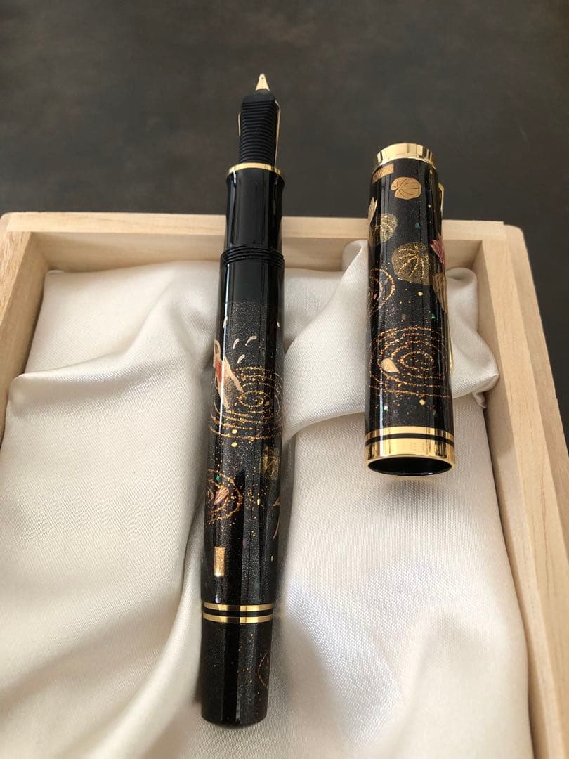 ペリカン万年筆　M1000 蒔絵万年筆「錦鯉」