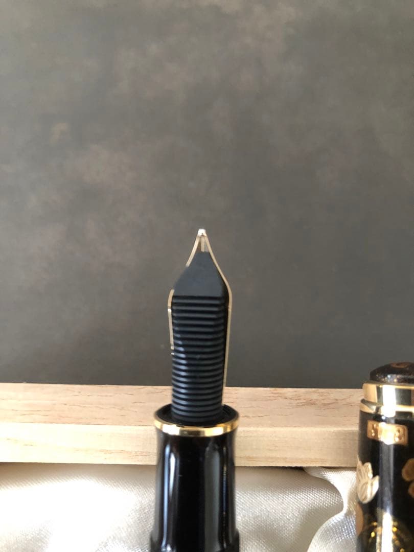 ペリカン万年筆　M1000 蒔絵万年筆「錦鯉」