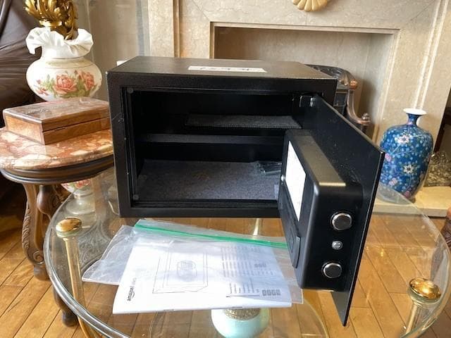 電子式金庫 中型 デジタル表示