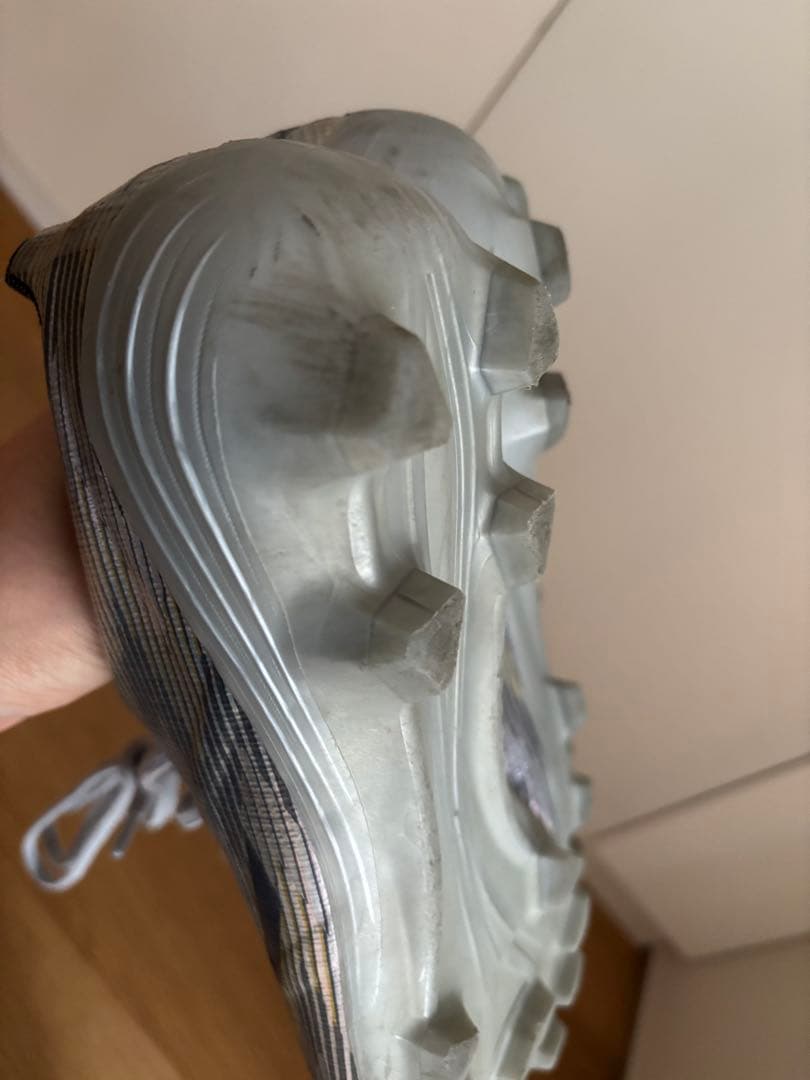 中古品　27.0㎝　MIZUNO アルファ2 Pro サッカースパイクシルバー