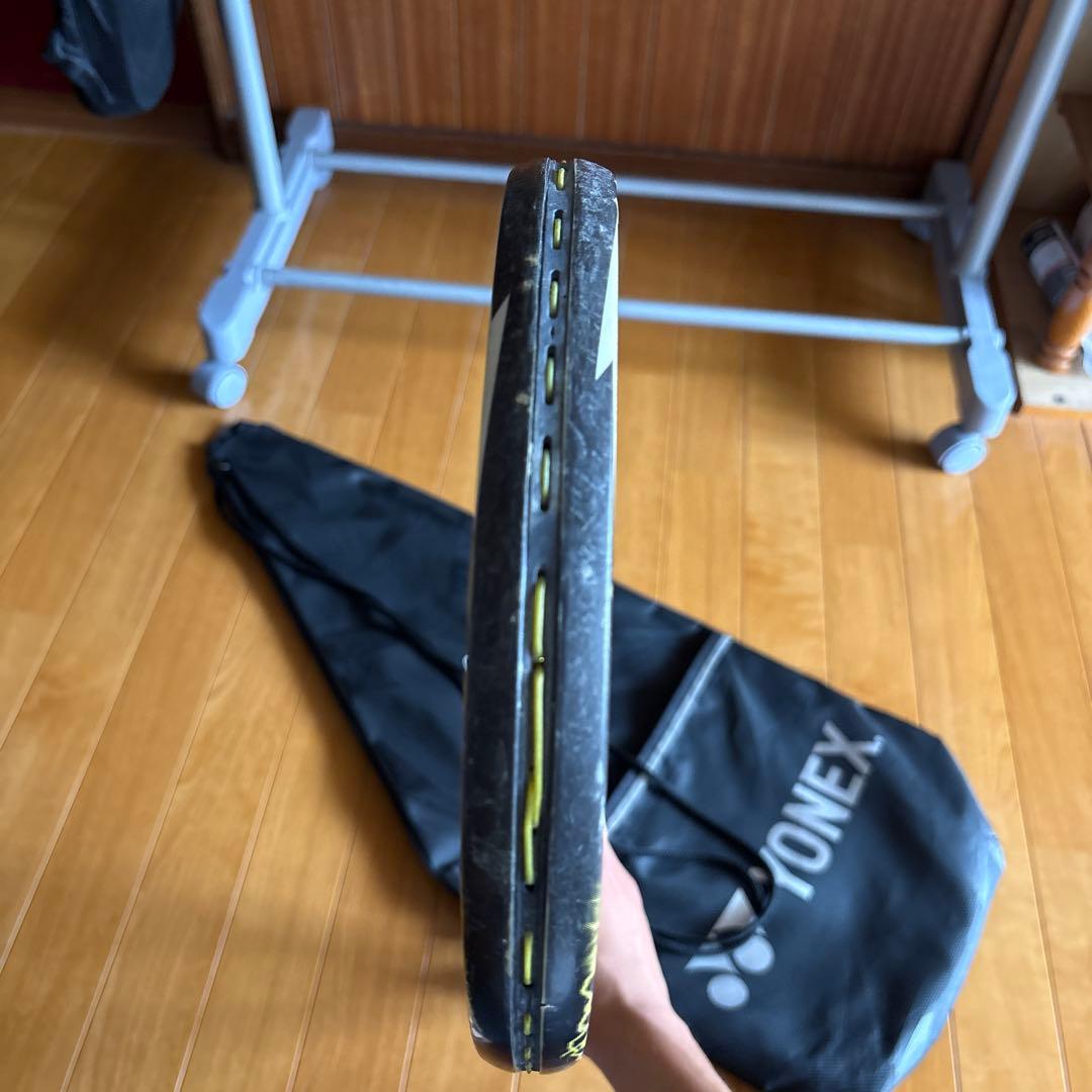 ヨネックス　ボルトレイジ7v ケース付き　前衛用