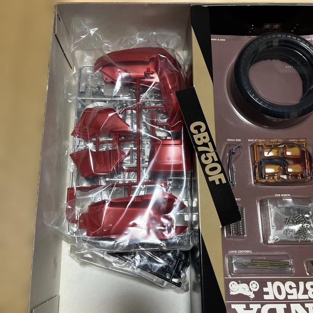 TAMIYA 1:6 ホンダ CB750F プラモデル