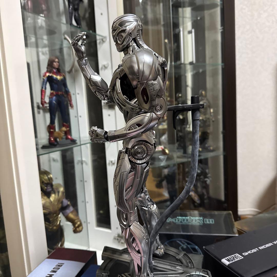 ウルトロン　ホットトイズ