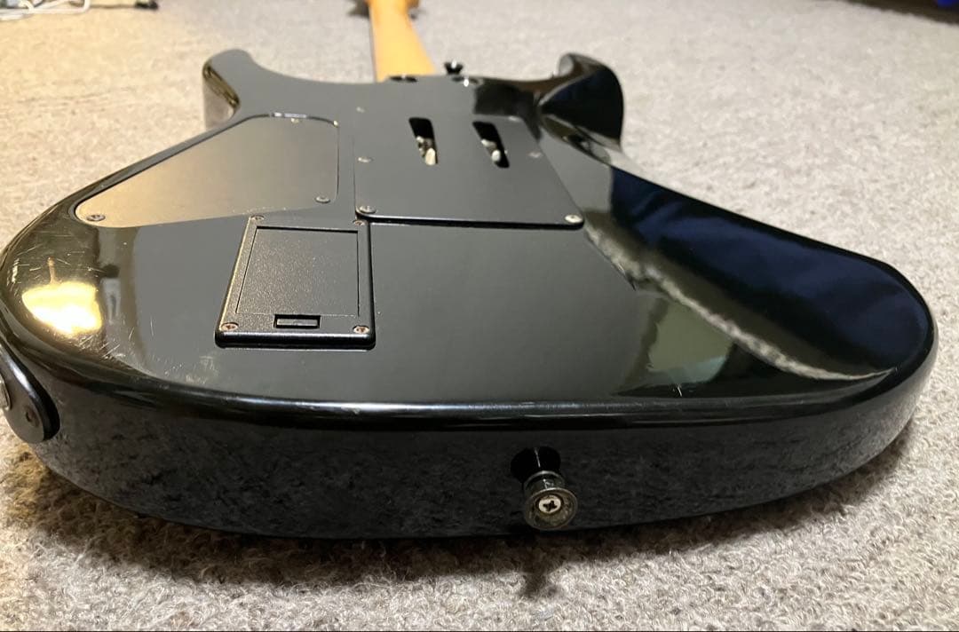 フェルナンデス　フロイドローズ ブラック　旧アクティブ回路　パッシブエレキギター