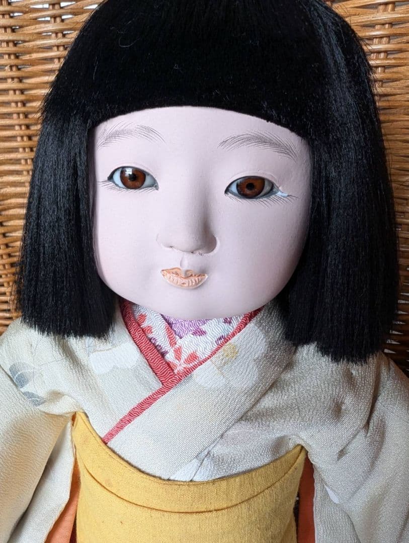 市松人形 黒髪 クリーム色着物