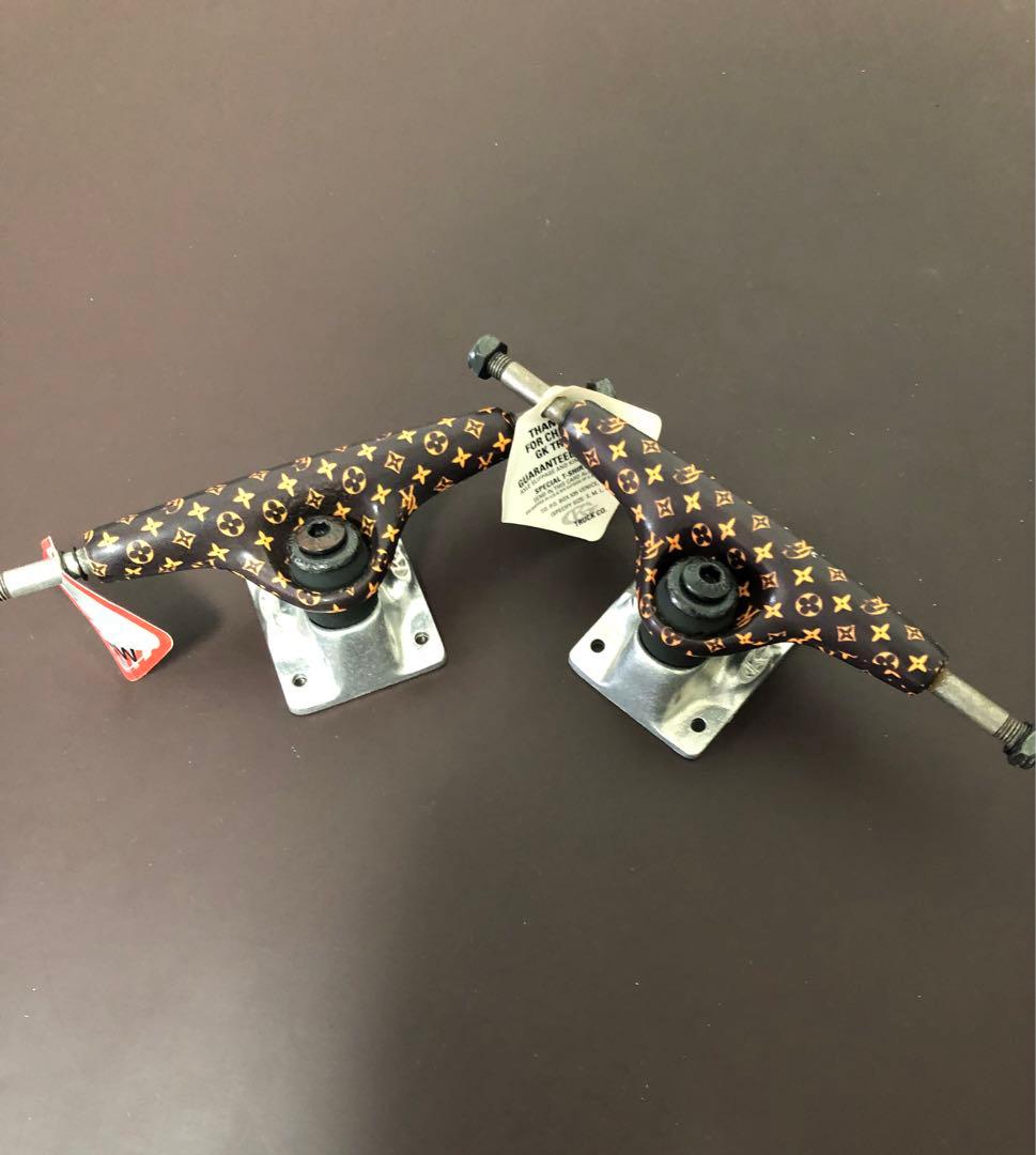 スケートボード GRIND KING TRUCK