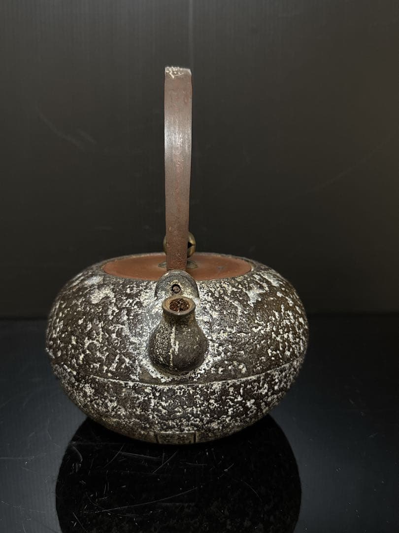 平安 名人 泰山堂 造 白肌 平提手銀象嵌 丸型 鉄瓶 茶道具