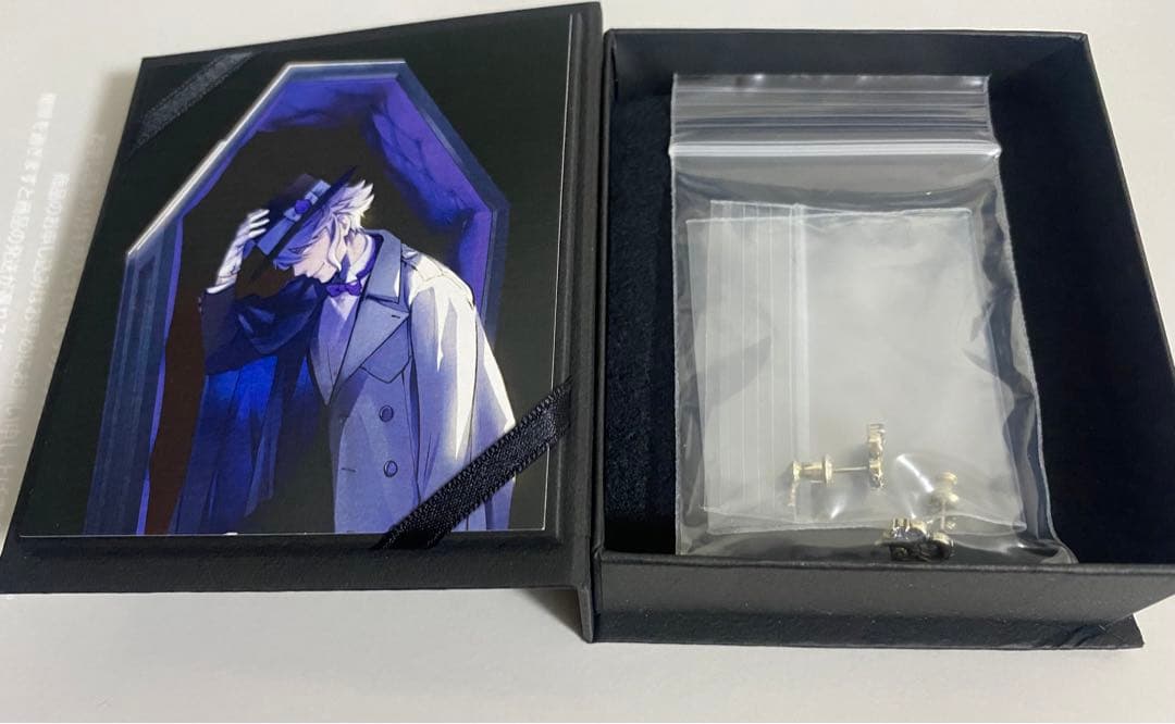 ツイステ　オクタヴィネル　リング　ピアス