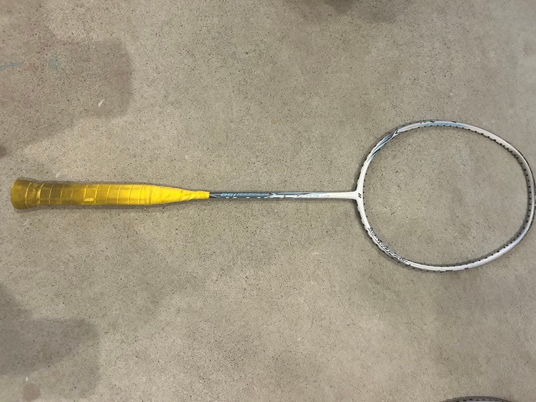 YONEX バドミントンラケットセット ゴールド レッド