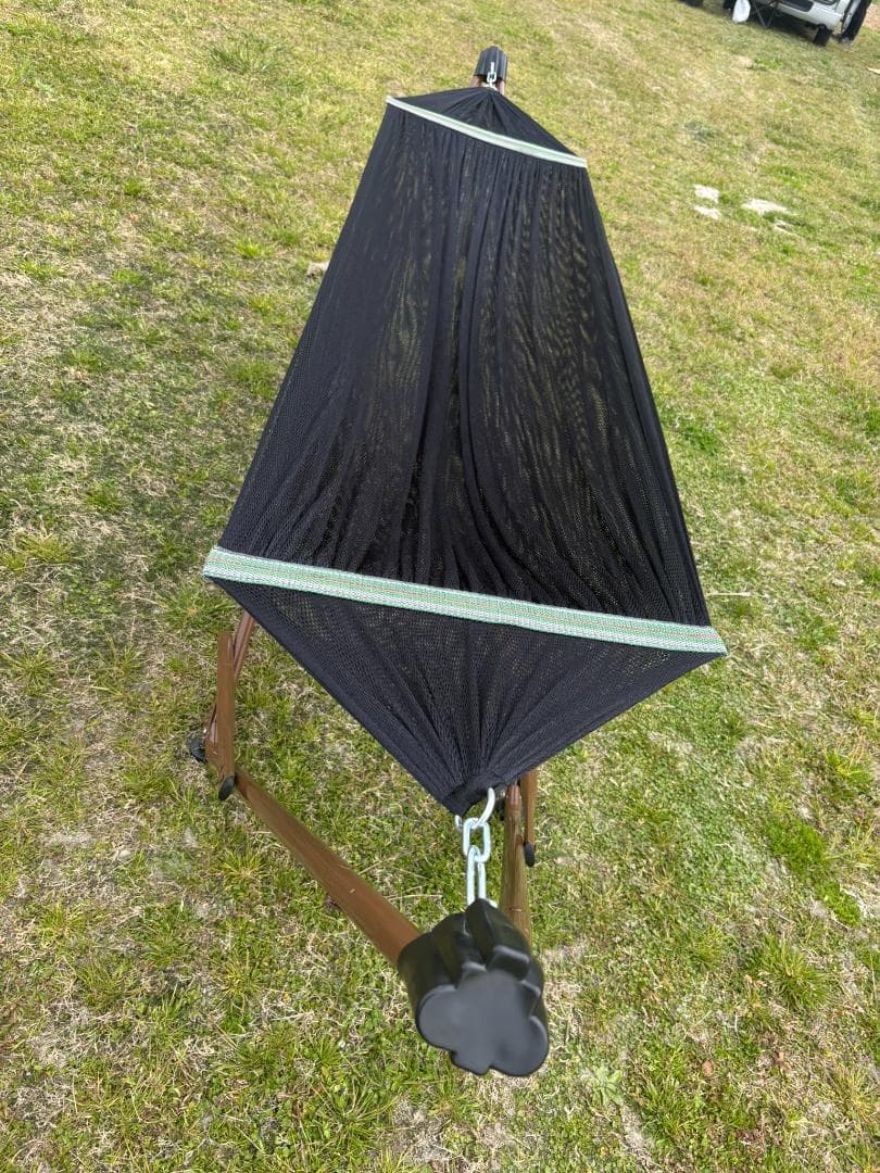 黒いナイロンハンモック 金属フレーム付き