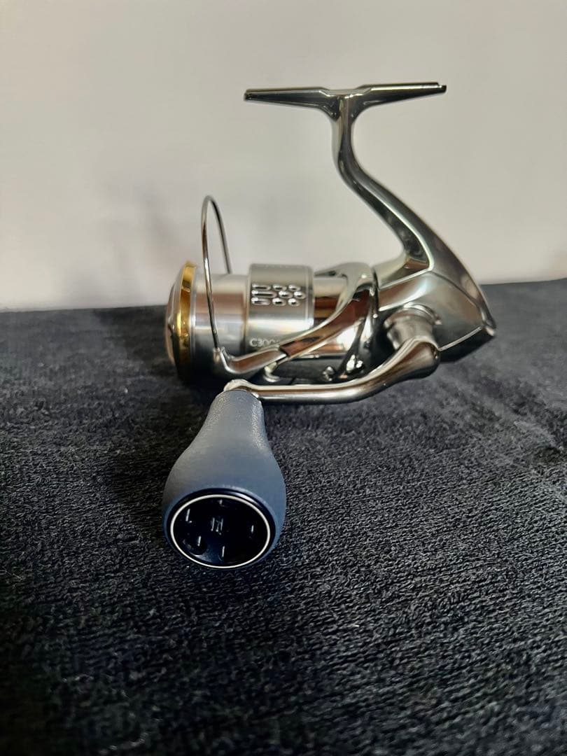 シマノ18ステラC3000MHG 超美品 DRTノブ