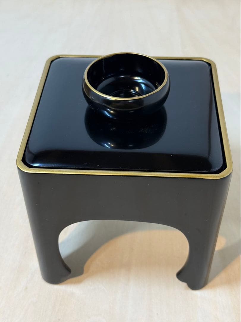 錫製三ツ重盃と黒塗の盃台のセット