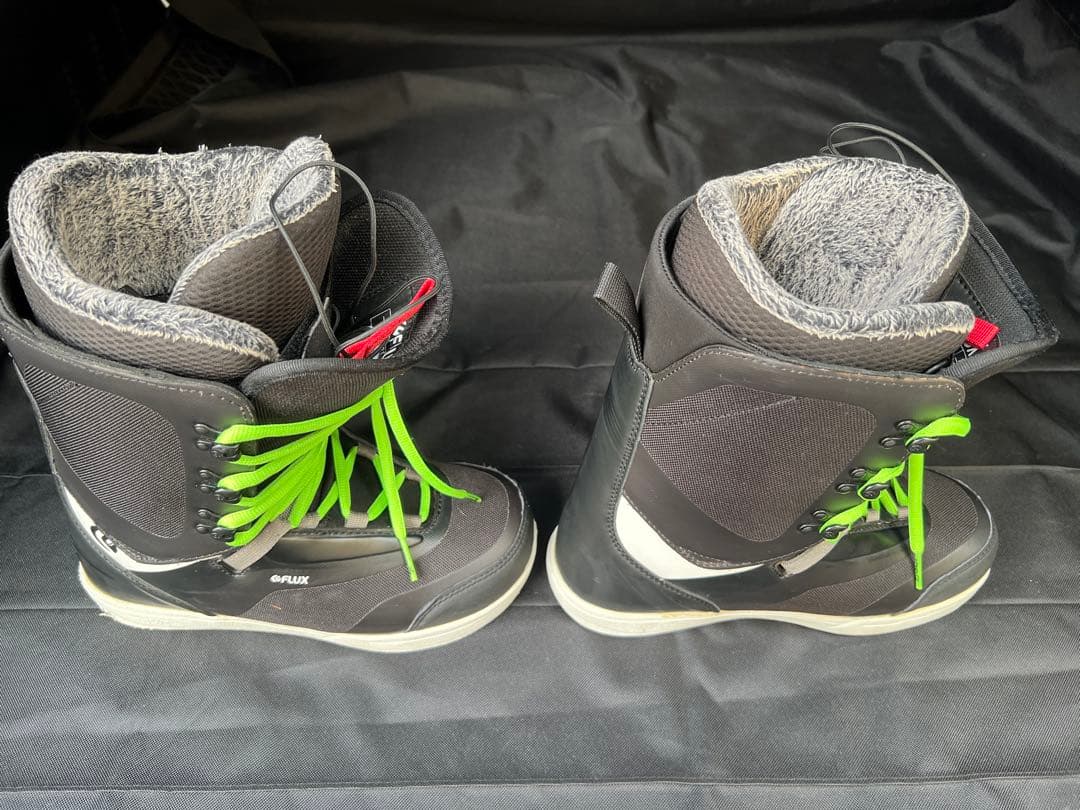 26.0 FLUX GTX LASE スノーボードブーツ ブラック/グリーン