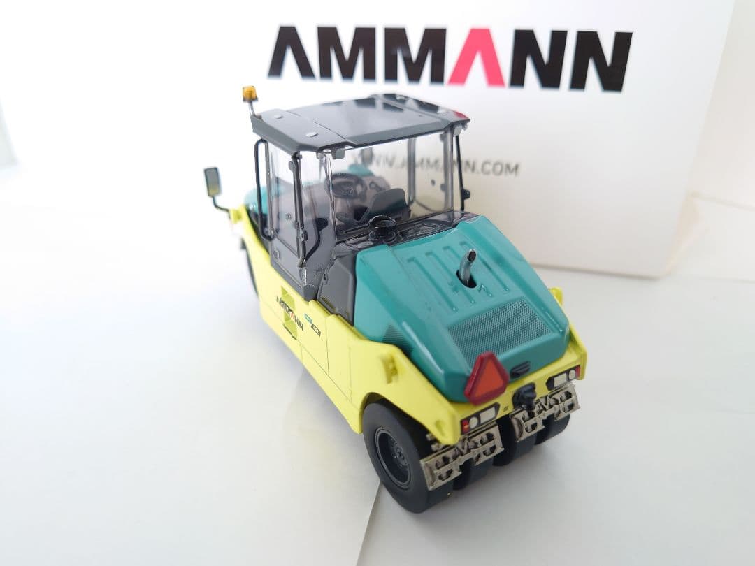 AMMANN ロードローラー　1/50 ART280